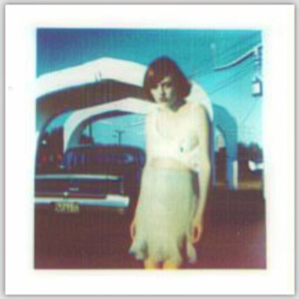 polaroid  woman  skirt  photography  portrait  nostalgic  vintage  fashion  casual  everyday 939811